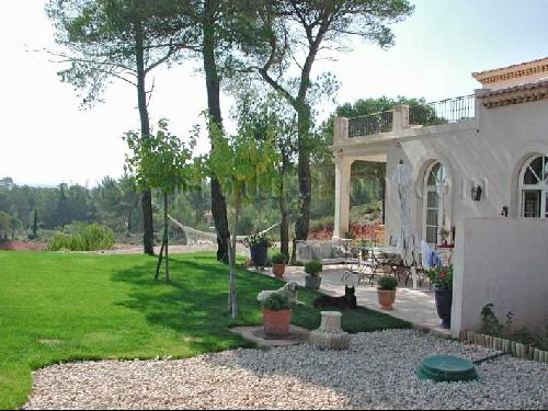 BASTIDE TO RENT FOR PHOTO PRODUCTION IN AIX EN PROVENCE PACA
