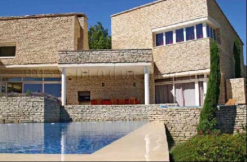 STONE HOUSE TO RENT FOR PHOTO SHOOT IN LUBERON SOUTHERN FRANCE